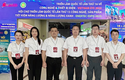 海阔天高 ，，，，，，，“颐越”千里